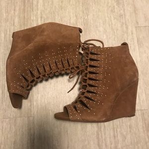 Brand new Jessica Simpson Wedges